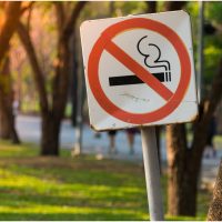 Clujul Introduce Interdicția de Fumat în Spațiile Publice deschise
