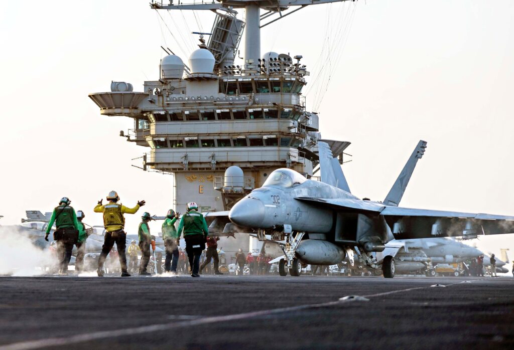 Un nou incident cu un avion de vânătoare american căzut în mare