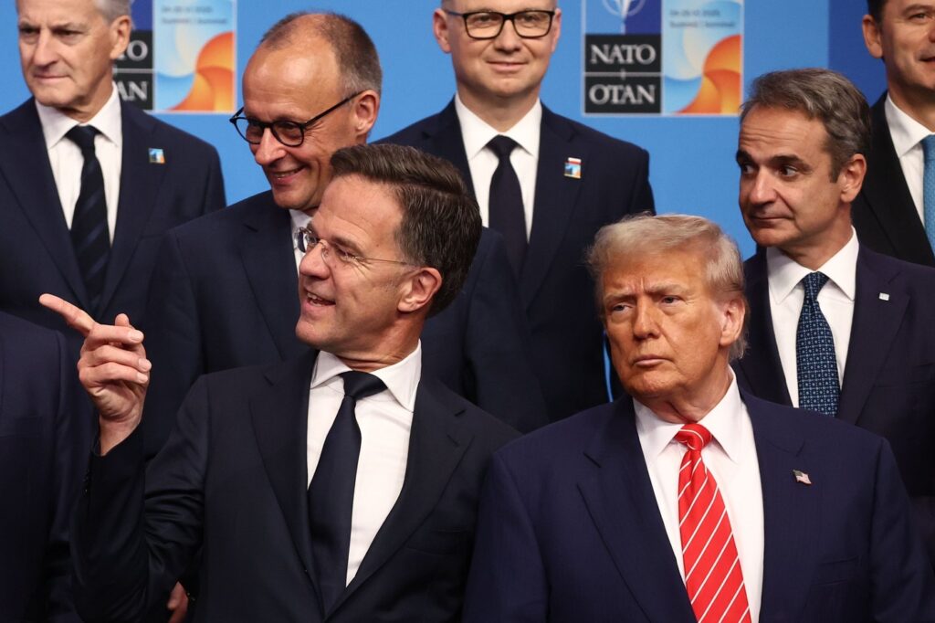 Eforturile NATO de a-l mulțumi pe Trump: Promisiuni și Provocări